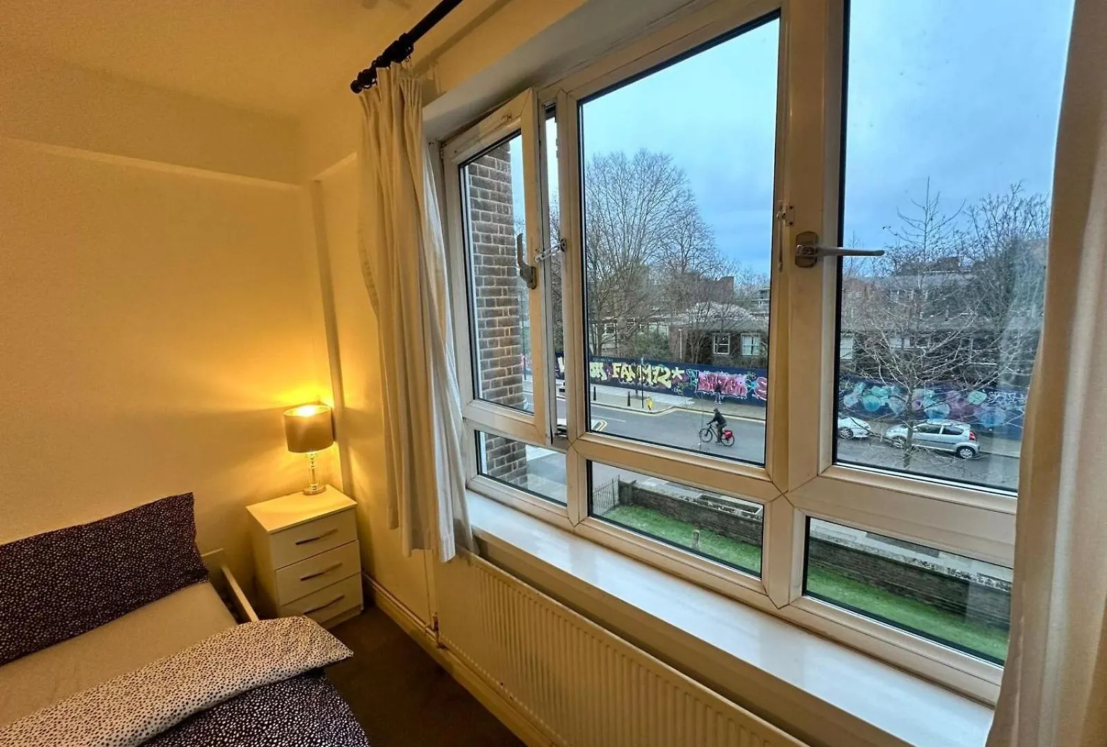 Victoria Park R4 Hotel London